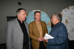 Bundesgeschäftsführer Rolf Kutzmutz (Mitte)